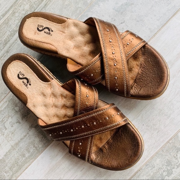 SoftWalk Texture Padded Pro Stud Essential Sandals - Picture 4 of 8